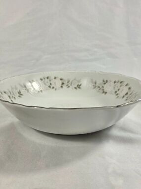 Sheffield 501 Classic Round Serving Bowl White with Pink Roses on the Rim